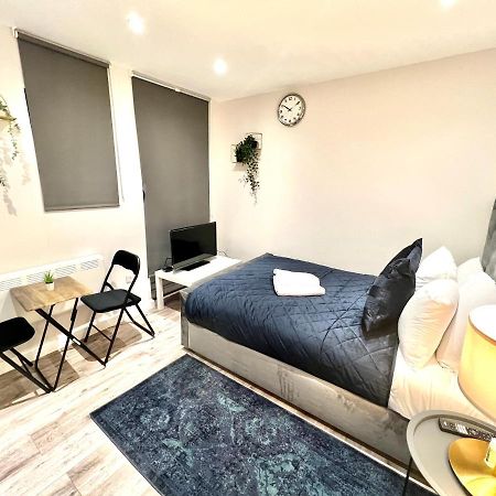 Golden Residences - Oakway Feltham Eksteriør bilde