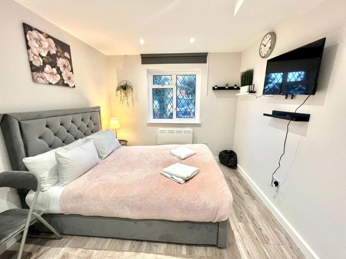 Golden Residences - Oakway Feltham Eksteriør bilde