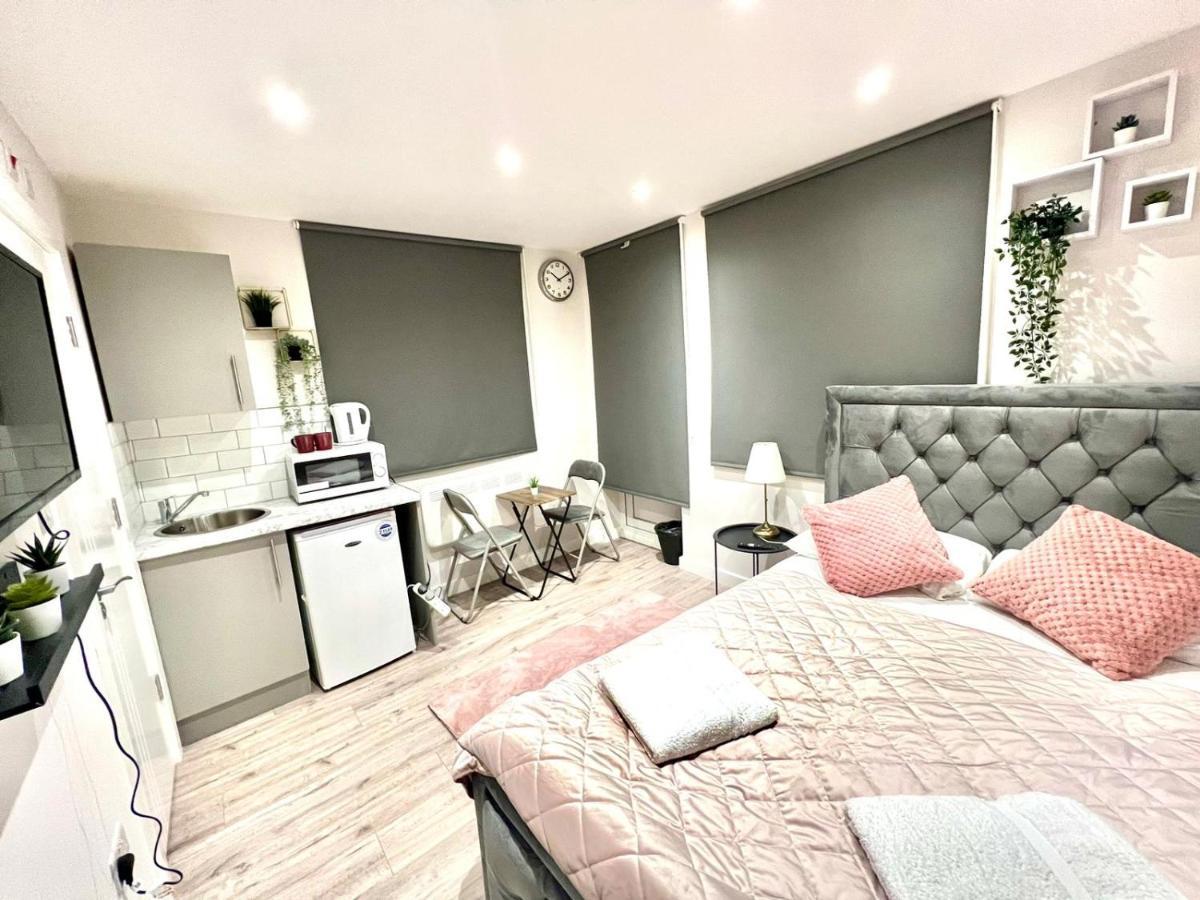 Golden Residences - Oakway Feltham Eksteriør bilde