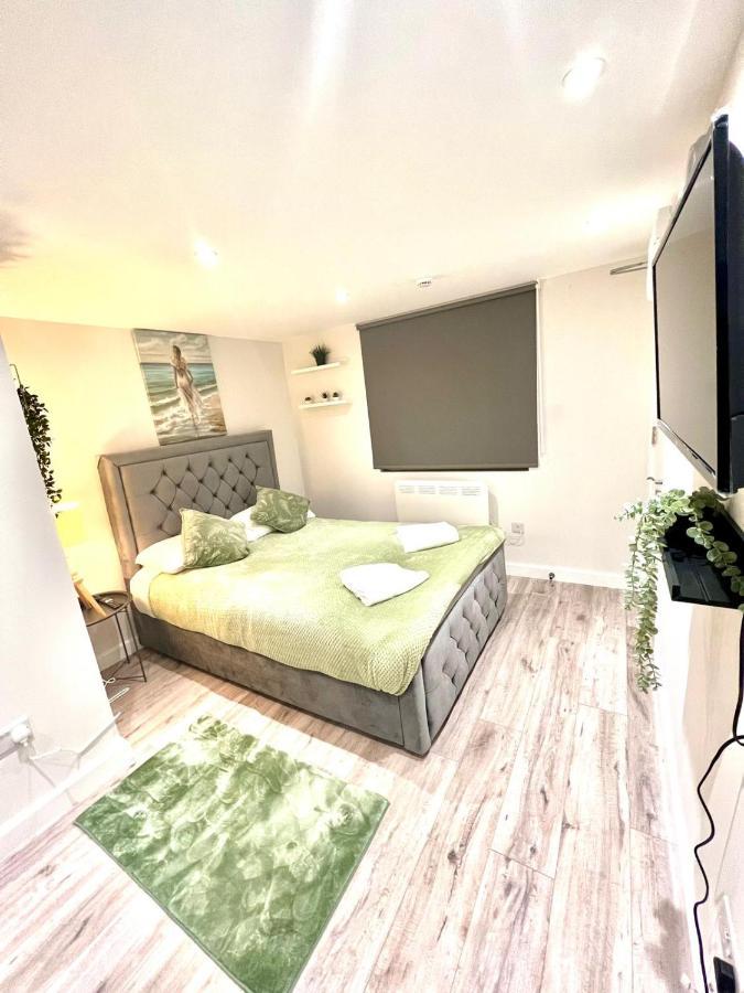 Golden Residences - Oakway Feltham Eksteriør bilde